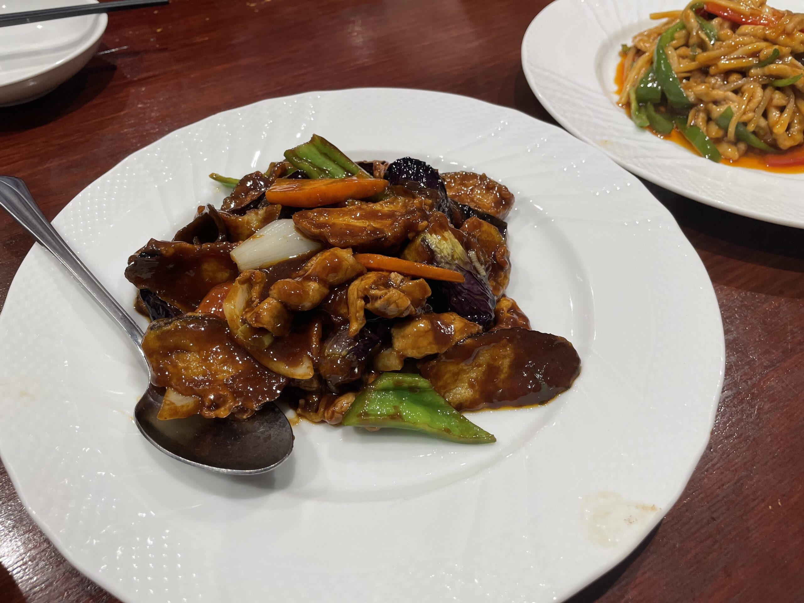 師記の茄子と鶏肉の醤油煮込み（紹興酒の香る本格中華・玉ねぎ・人参・ピーマン）