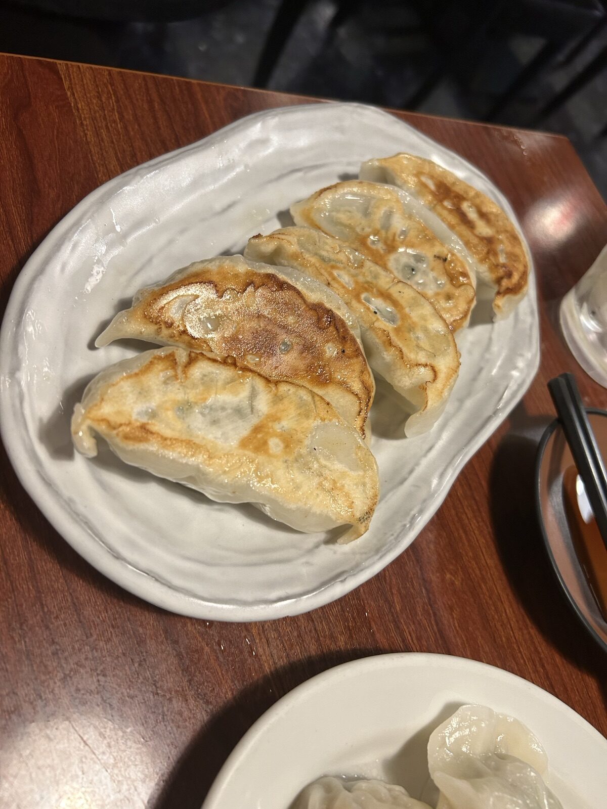 馬さん餃子酒場の焼き餃子（中国式もっちり煎餃）
