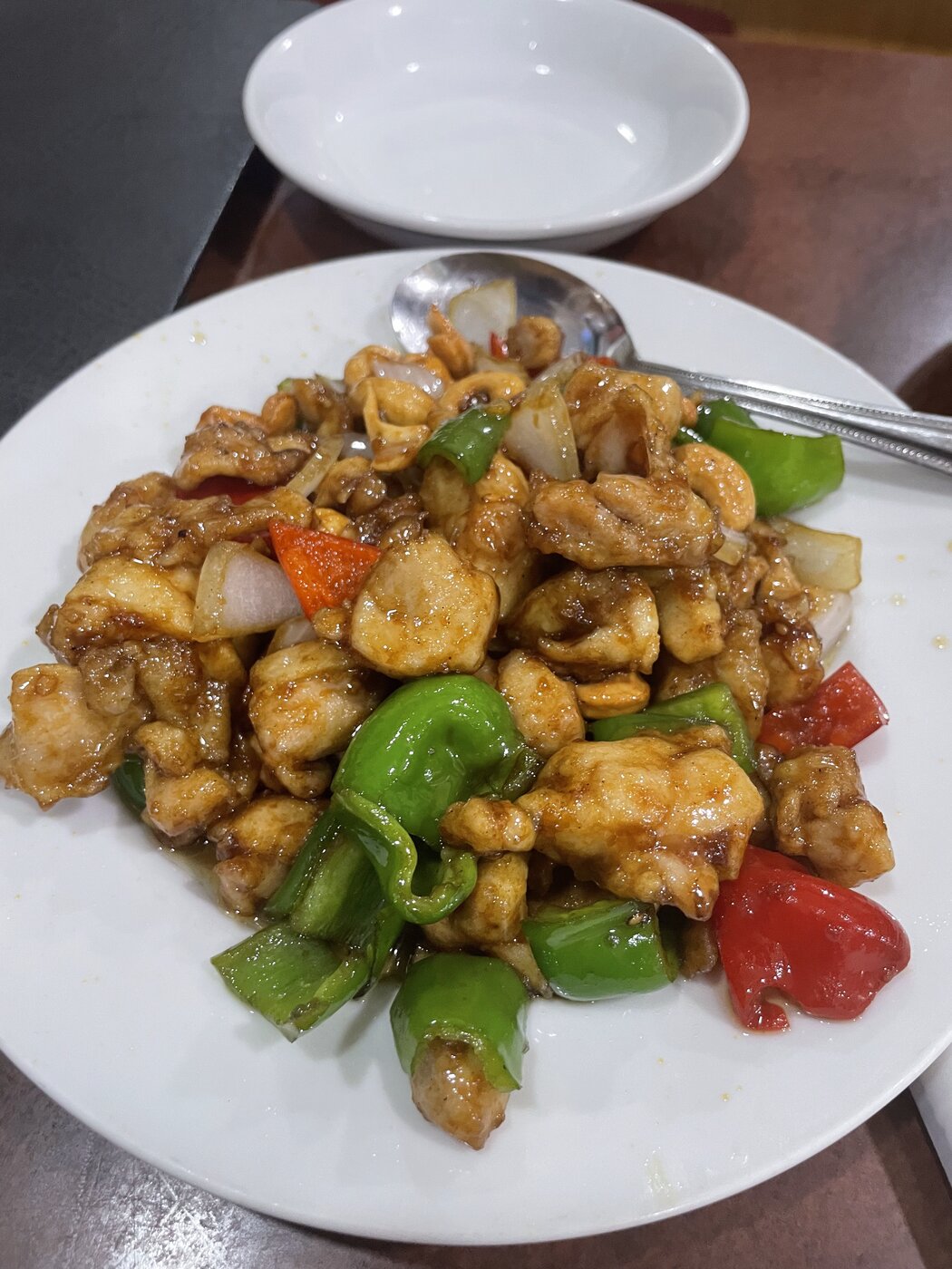 晴々飯店 宮保鶏丁（鶏とカシューナッツ炒め） 鶏とカシューナッツ
