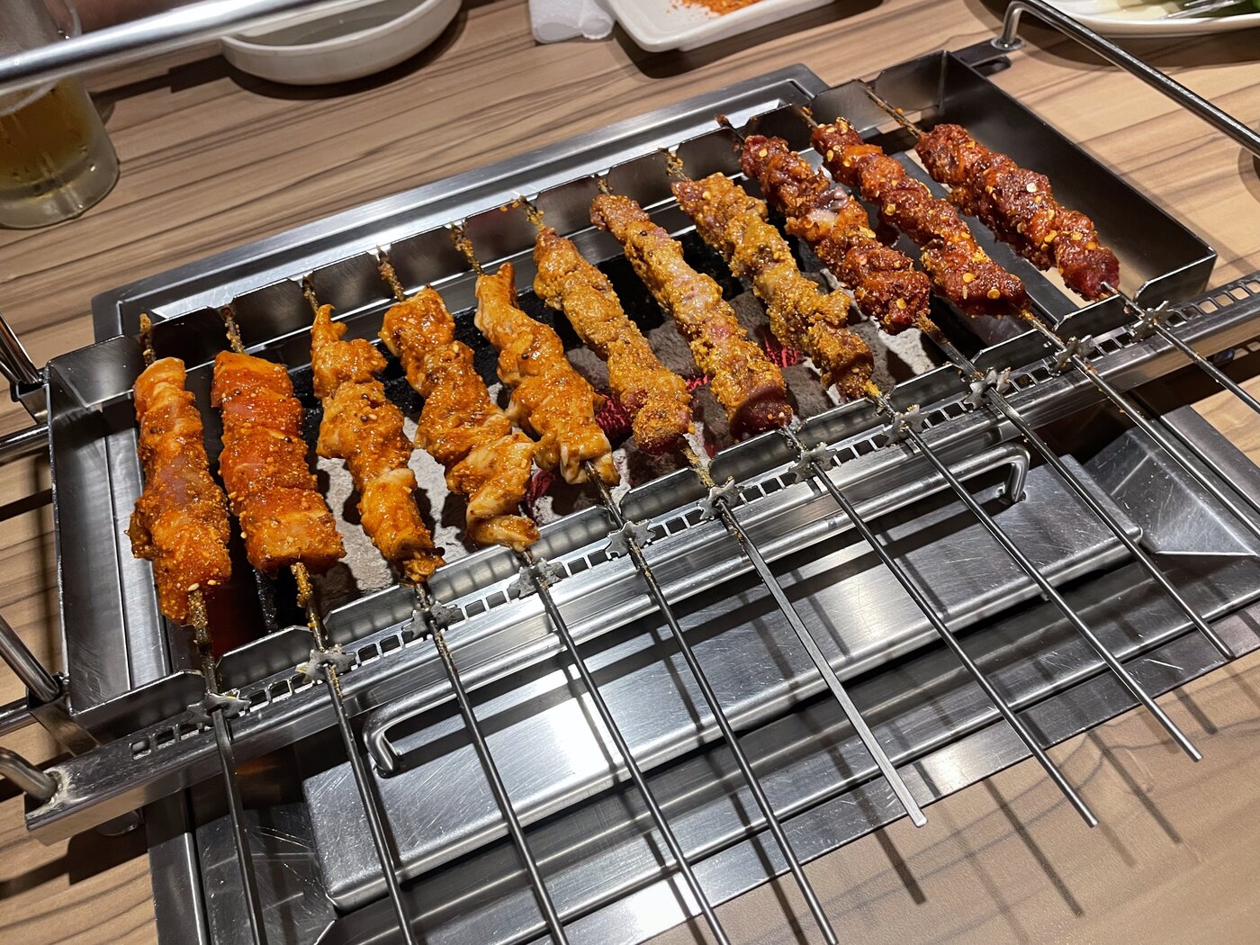 千里香 卓上自動回転焼き台 羊肉串 多種串焼き