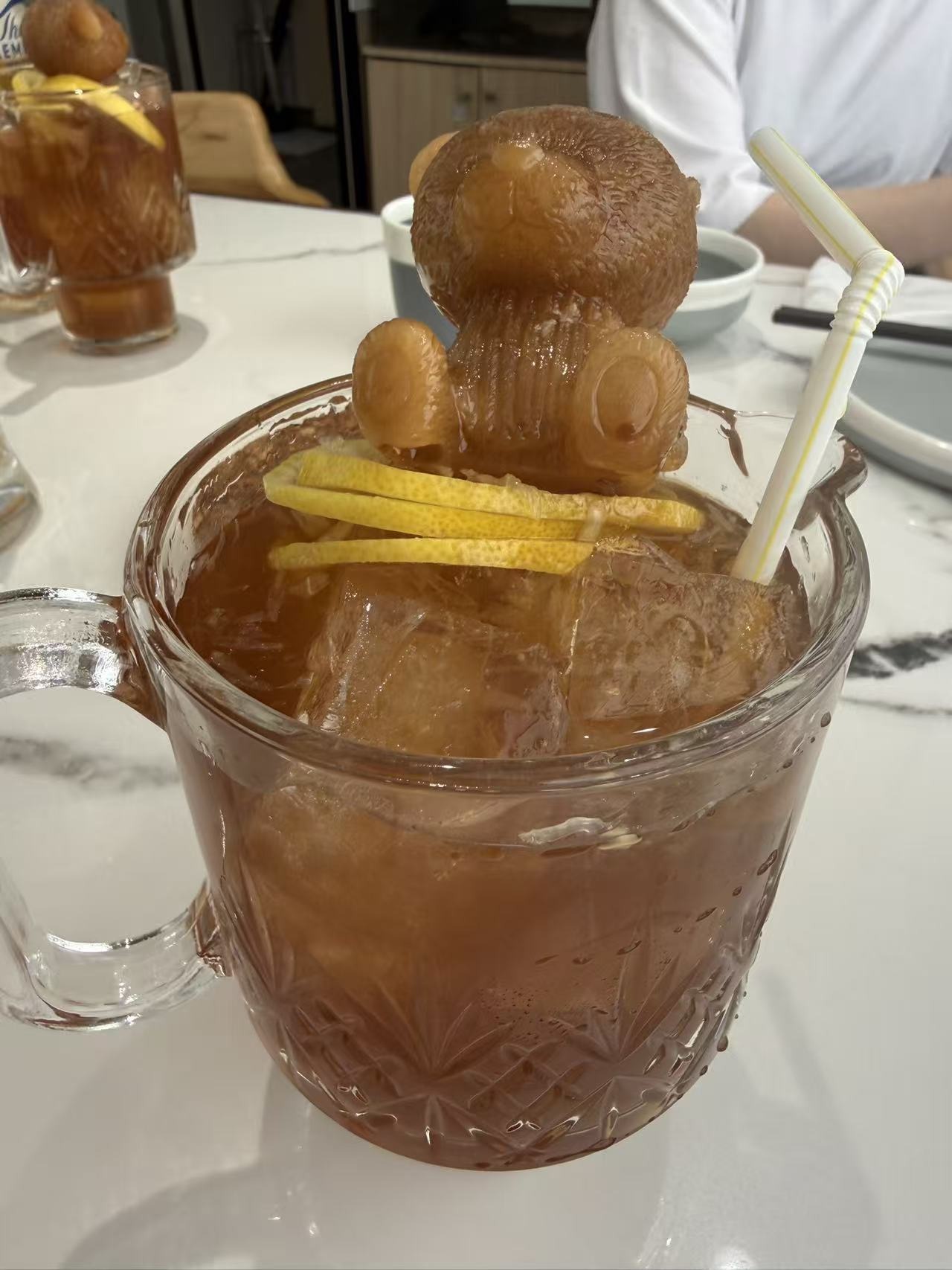 翠雲のクマ型氷入りオレンジティー（インスタ映え系ドリンク）