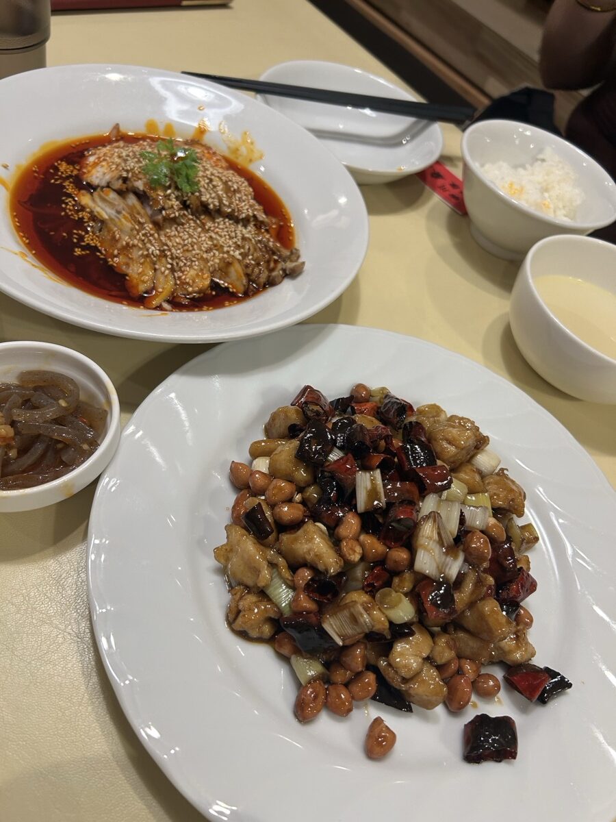 麻辣十食 ランチセット 全景