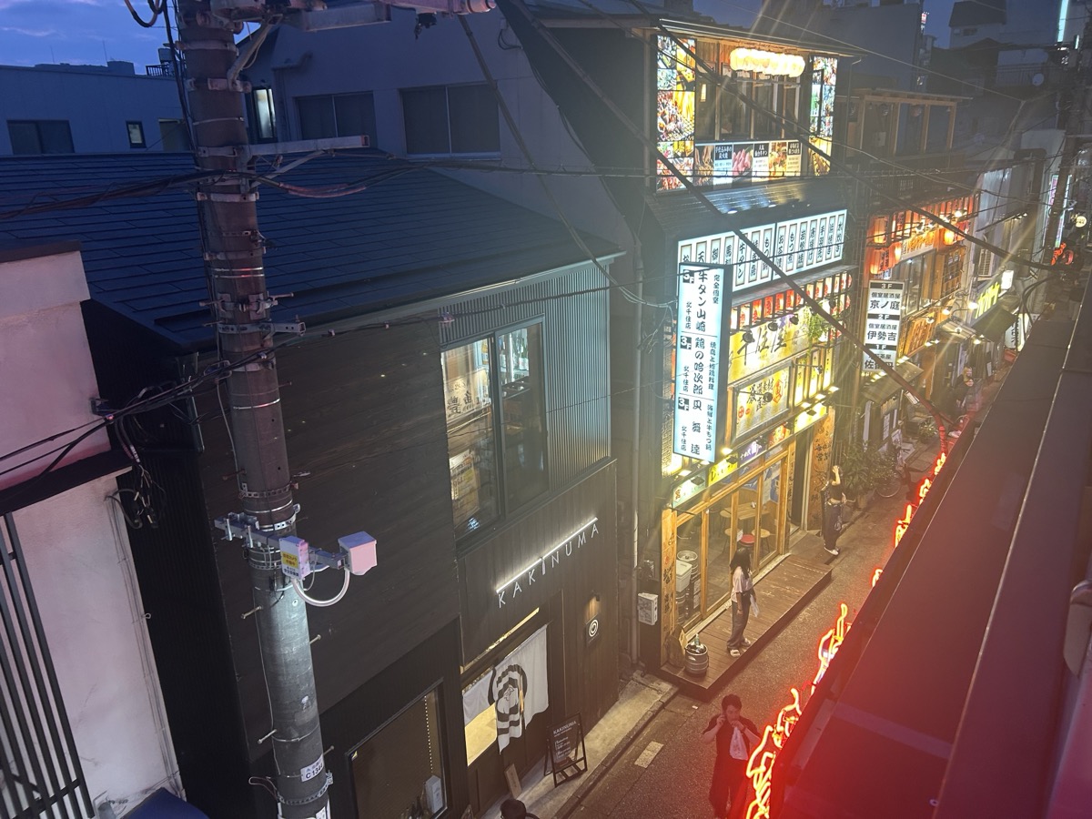 ジャギ飯店 ベランダからの北千住繁華街の眺め