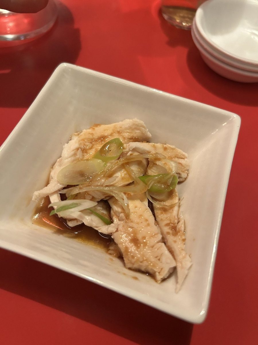 府灣飯店 お通しの蒸し鶏